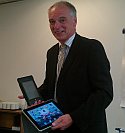 Tim Ward compares Apple MessagePad 2000 with iPad