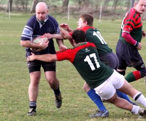 Andrew Fox powers through Paviors tackles