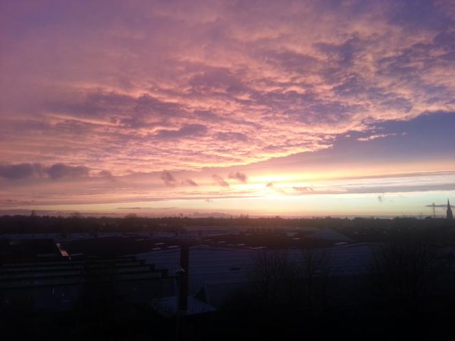 Wonderful sky at dusk over Newark