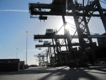 dockside cranes at DP World Southampton
