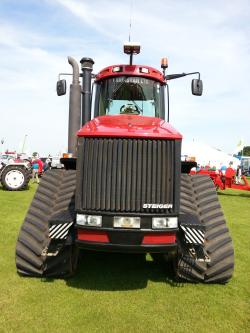 Steiger STX-440 front view